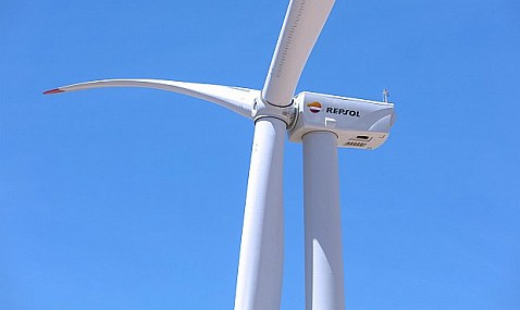 Repsol negocia la incorporación de un nuevo socio minoritario en su negocio de renovables.
